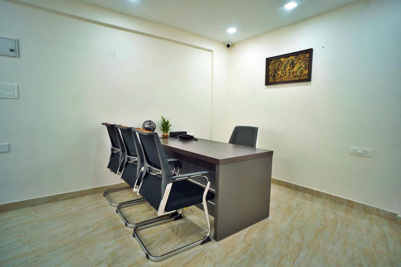 Hotel Sterling Inn Bangalore International Airport Yelahanka 외부 사진