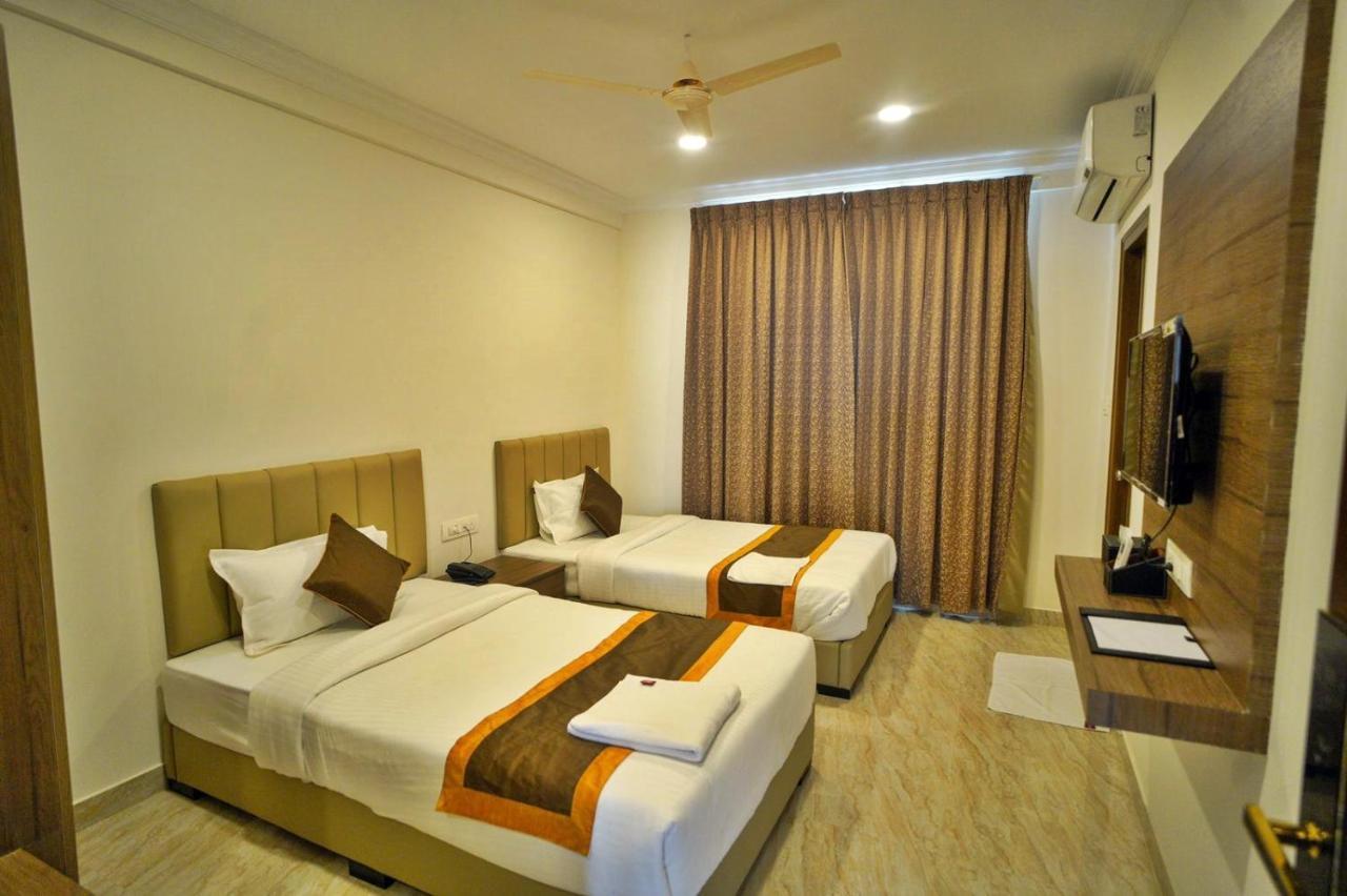 Hotel Sterling Inn Bangalore International Airport Yelahanka 외부 사진