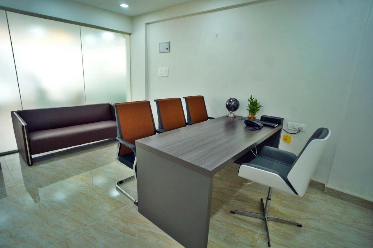 Hotel Sterling Inn Bangalore International Airport Yelahanka 외부 사진