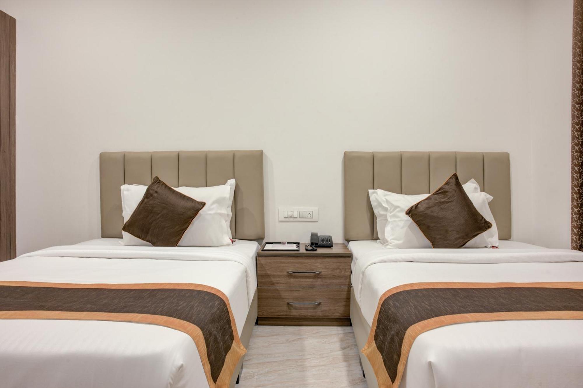 Hotel Sterling Inn Bangalore International Airport Yelahanka 외부 사진