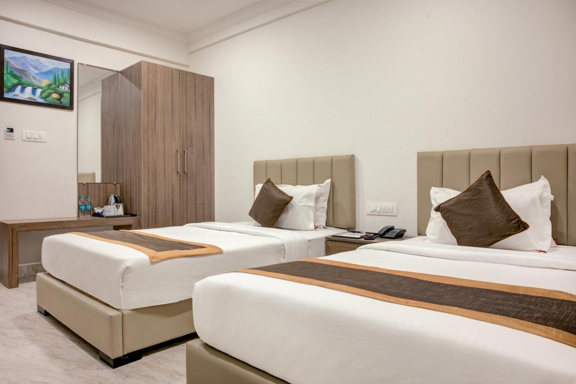 Hotel Sterling Inn Bangalore International Airport Yelahanka 외부 사진