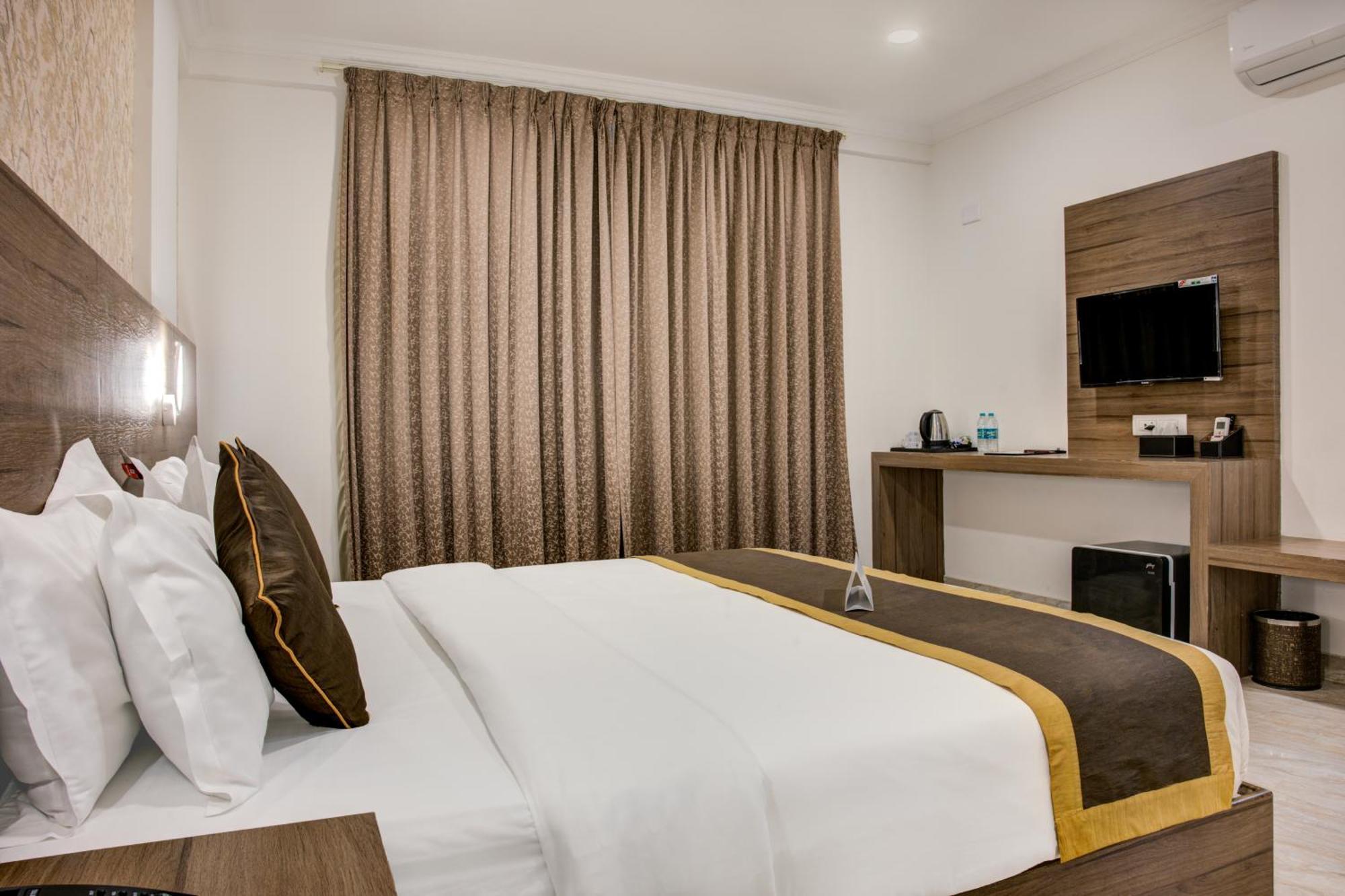 Hotel Sterling Inn Bangalore International Airport Yelahanka 외부 사진