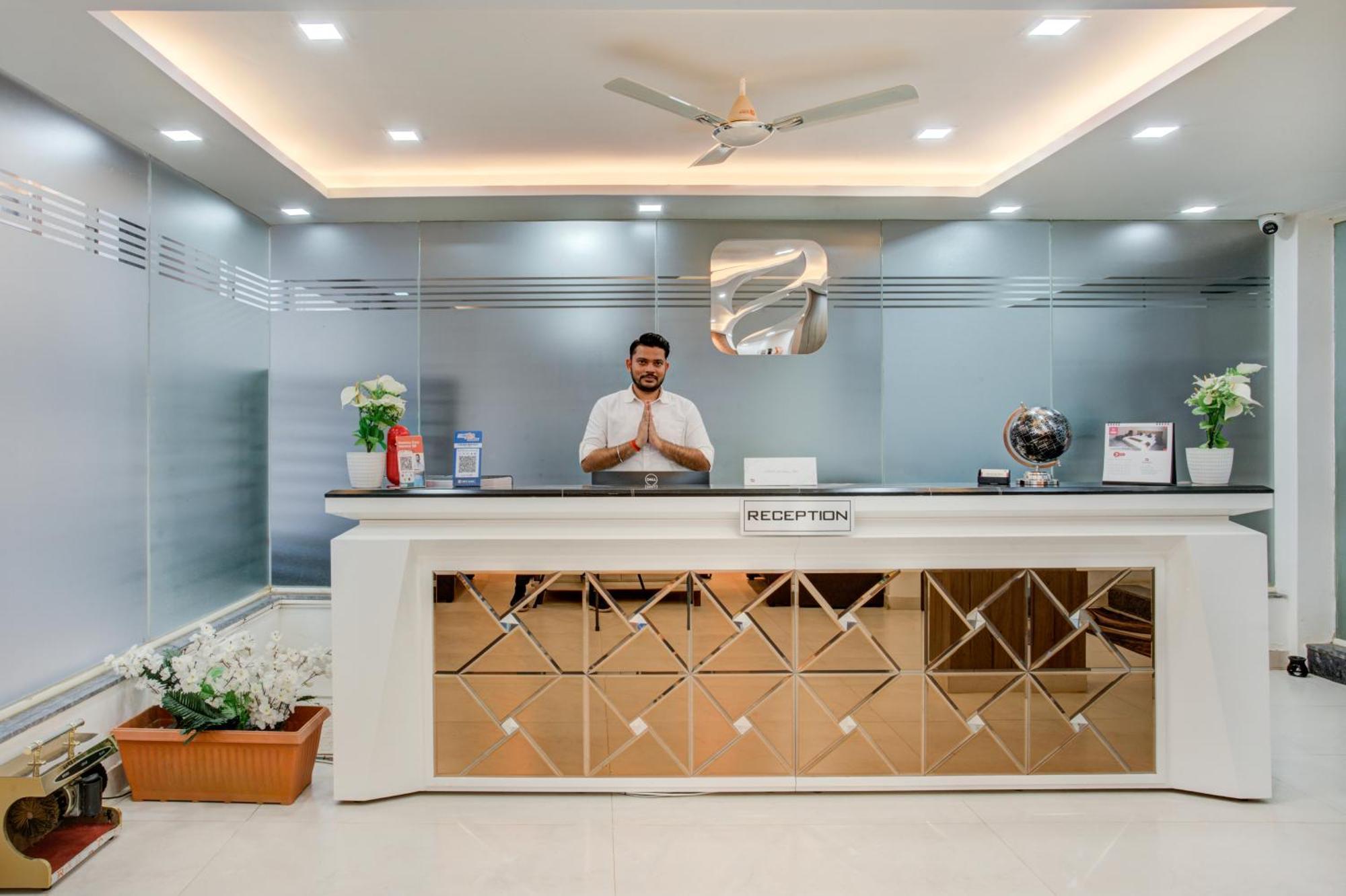 Hotel Sterling Inn Bangalore International Airport Yelahanka 외부 사진