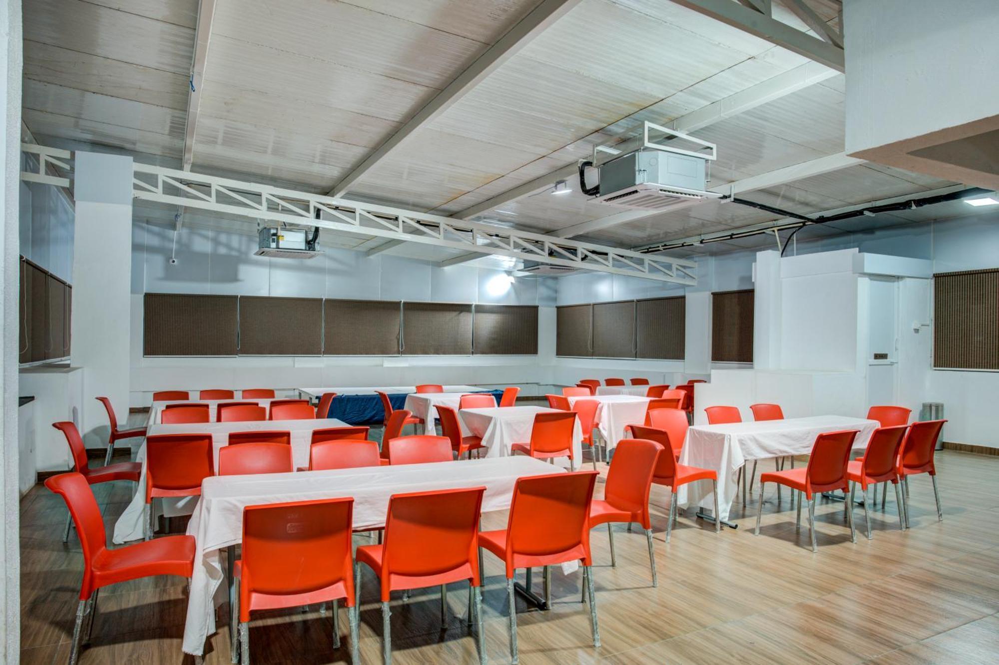 Hotel Sterling Inn Bangalore International Airport Yelahanka 외부 사진