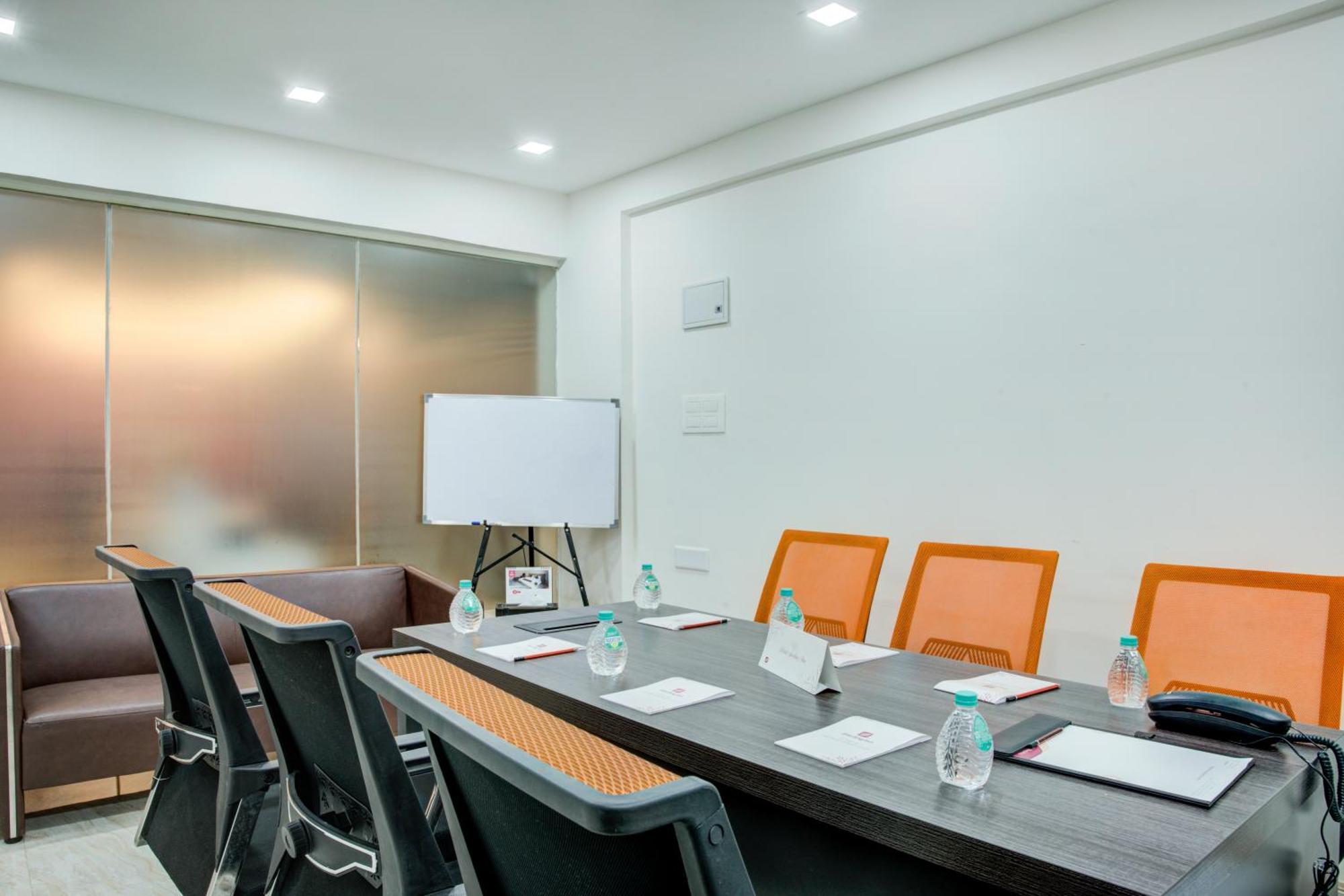 Hotel Sterling Inn Bangalore International Airport Yelahanka 외부 사진
