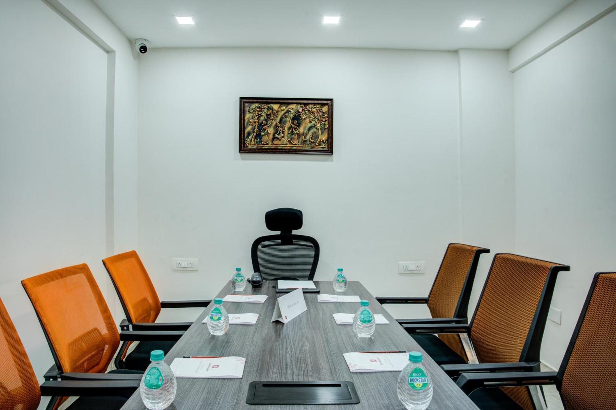 Hotel Sterling Inn Bangalore International Airport Yelahanka 외부 사진