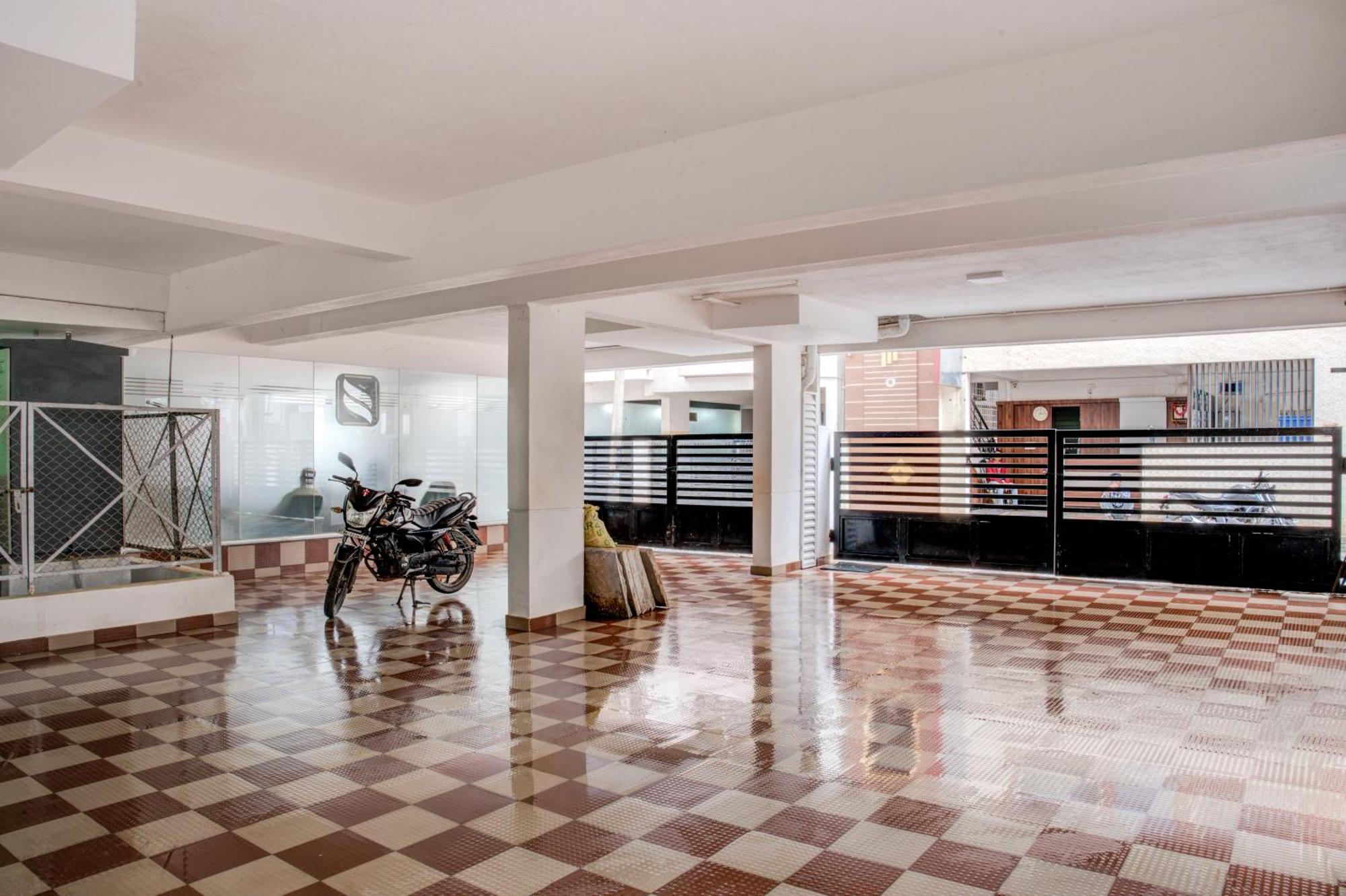 Hotel Sterling Inn Bangalore International Airport Yelahanka 외부 사진